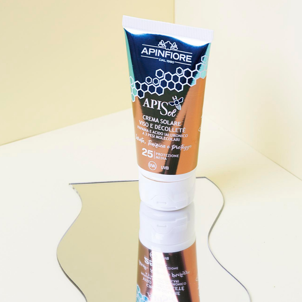 Organic Sunscreen SPF 25 UVA/UVB – Hydrating, Non-Greasy, No White Cast, Lightweight – 50ml Travel Size for Sensitive & Acne-Prone Skin